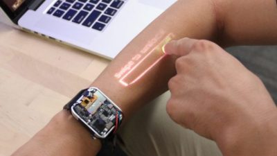 LumiWatch: Reloj inteligente que proyecta una pantalla táctil en tu brazo