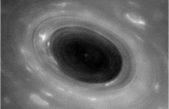 Por vez primera, una nave pasa entre el borde superior de las nubes de Saturno y sus anillos