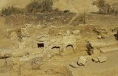 Hallan un antiguo templo grecorromano en pleno desierto de Egipto