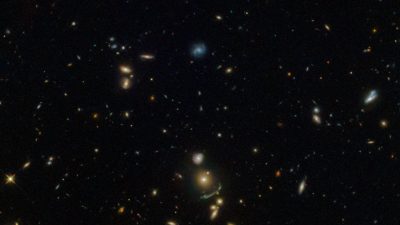 Captan la imagen de un ‘gigantesco’ arco espacial que predijo Albert Einstein