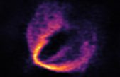 ALMA descubre un trío de planetas jóvenes alrededor de una estrella recién nacida