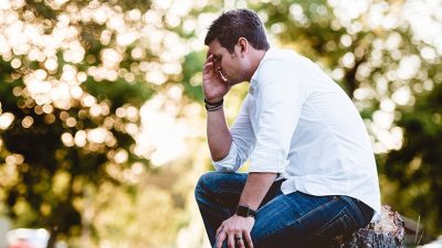 Científicos afirman que la inteligencia de la humanidad está disminuyendo (y revelan el porqué)