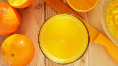 Congelar el zumo de naranja puede hacerlo más sano