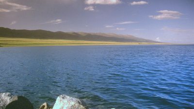 Mayor lago salado de China alcanza tamaño récord