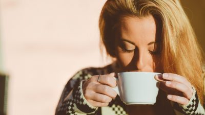 ¿A qué hora es más efectivo tomar el primer café del día?