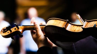 Las canciones tristes contienen el doble de solos