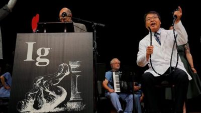 Ig Nobel para el doctor que se hizo una colonoscopia a sí mismo