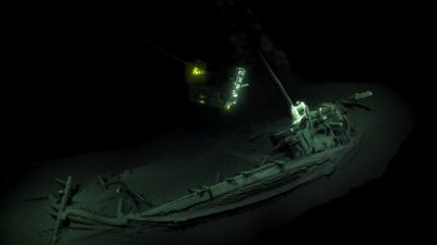 Encuentran intacto un barco mercante griego hundido hace 2.400 años