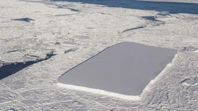 La explicación científica al iceberg rectangular captado por la NASA