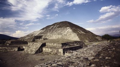 Descubren un túnel al inframundo bajo esta pirámide mexicana.