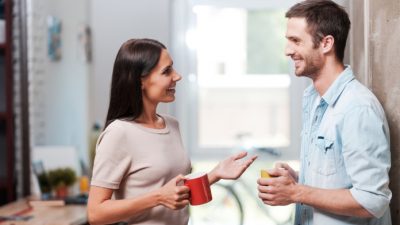 Hacer preguntas, la clave para gustarle a las personas que recién conoces