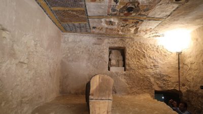 Egipto descubre la tumba de un supervisor de la momificación hace cuatro milenios