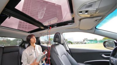 Desarrollan placas solares para techos y capós que permitirán recargar las baterías de los coches