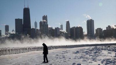 Hombre anónimo dona noches de hotel para 70 personas sin hogar expuestas al frío del vórtice polar en Chicago