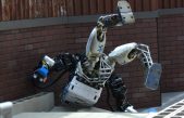 La paradoja de Moravec, o por qué los robots son torpes al caminar