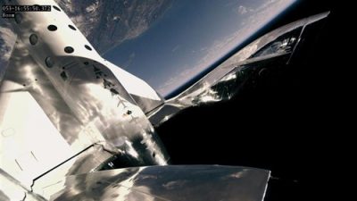 Espectacular vídeo del vuelo espacial de Virgin que transportó a bordo por primera vez a un pasajero de prueba