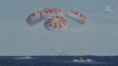Éxito histórico de la Crew Dragon, la primera nave privada para llevar astronautas a la estación espacial