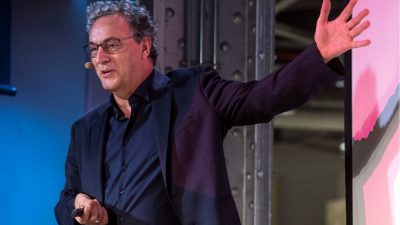 Gerd Leonhard: “Enseñamos a los niños como si fueran robots”