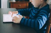 La OMS recomienda que los niños no usen pantallas hasta los dos años