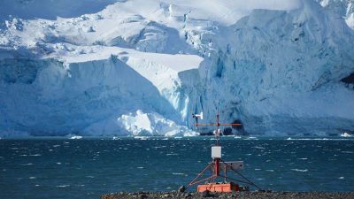 Descubren una estructura geológica antigua oculta que afecta a la barrera de hielo más grande del mundo