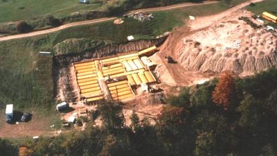 «Arca Dos»: El refugio nuclear creado con autobuses enterrados