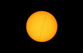 La ISS transita por el Sol