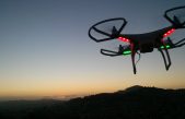Las nuevas tecnologías que acercan el mundo rural al urbanoCC BY-SA 2.0 / arbitragery / Drone landing at sunset TECNOLOGÍA