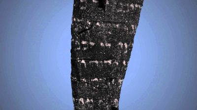 Esta Torá carbonizada de 2000 años de antigüedad dejó impresionados a científicos y rabinos