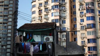 «Las casas clavo de China»: Las edificaciones que se resisten a la demolición