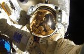 La Agencia Espacial Rusa no descarta incluir armas de fuego en equipamiento de cosmonautas