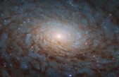 ¿Un portal hacia otra dimensión?: La NASA muestra una galaxia “de ciencia ficción”