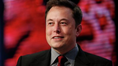Elon Musk aclara el futuro diseño de la misteriosa camioneta de Tesla