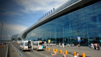 El aeropuerto más grande de Moscú pide un selfie y la foto de tu pasaporte para acceder al wifi, ¿es legal?