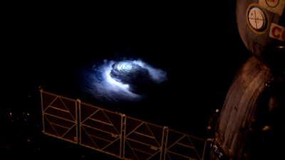 La estación espacial internacional capta destellos de rayos gamma y ‘elfos’
