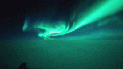 Así se ven las auroras boreales desde un Boeing 777 a 40.000 pies de altura