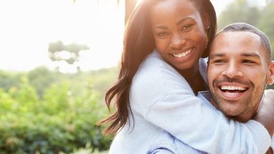 La relación entre edad y felicidad tiene forma de U: la peor época de tu vida es la mediana edad