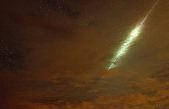 Un brillante meteoro explota en el cielo de Rusia