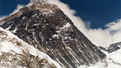 Esta antena se ha instalado en el Everest para medir su altitud exacta