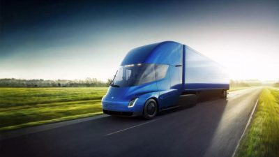 Musk dice que el camión Tesla Semi está casi listo para su producción