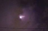 Una enorme bola de fuego ilumina el cielo nocturno sobre Japón antes de “explotar con un fuerte ruido”