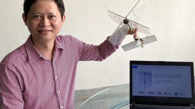 Un dron con alas que aletean