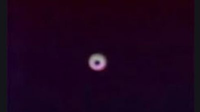 Las cámaras de la NASA hacen un zoom sobre un OVNI con forma circular