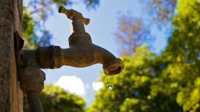 Científicos proponen a los Gobiernos suministrar litio en el agua potable ¿por qué?