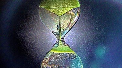 El tiempo se puede revertir en el mundo cuántico