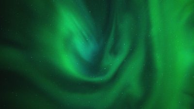 Espectaculares imágenes de un cometa con su propia aurora boreal