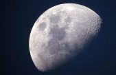 Impacto de condrita carbonácea es causa de agua en la Luna, según investigadores chinos