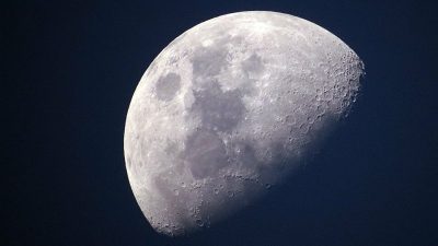 Japón se propone usar como combustible el agua extraída del hielo lunar
