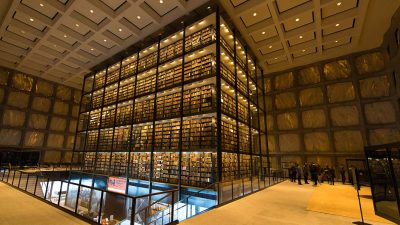 La biblioteca de libros raros más grande del mundo esconde 3 ejemplares únicos de incalculable valor