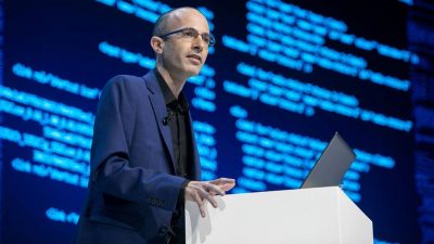 Estas son las 2 cosas que debes aprender para adaptarte bien al futuro, según Yuval Noah Harari