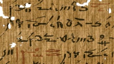 Descubren el secreto de la tinta de los papiros egipcios